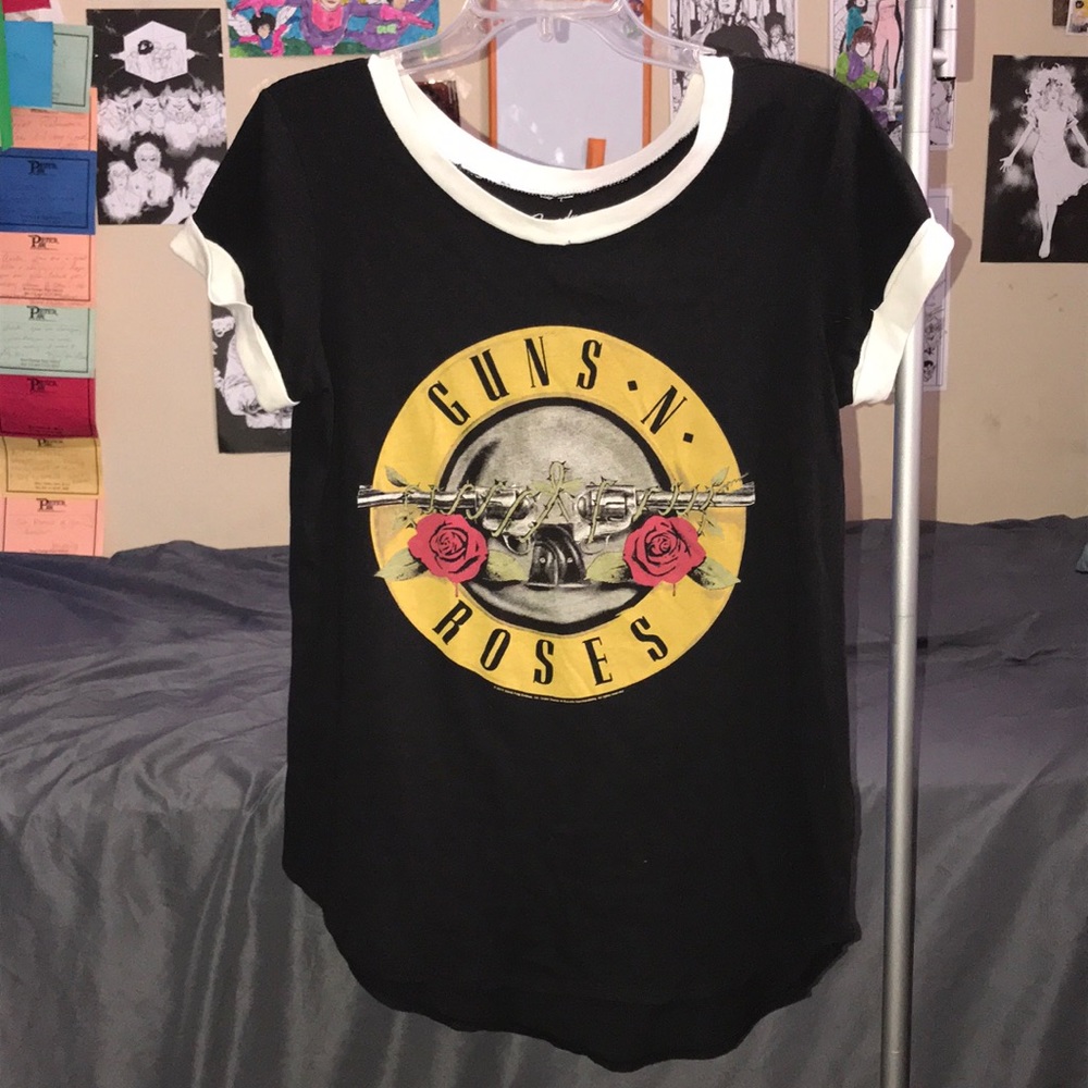 Black logo tee